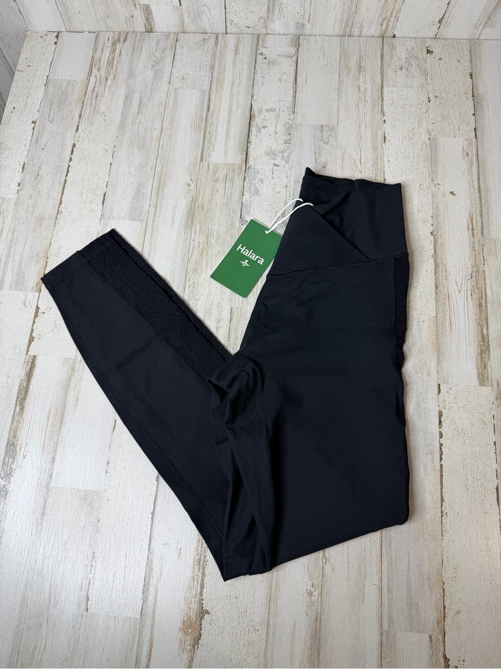 HALARA Crossover lace sides Lace trim Legging - Picture 3 of 5